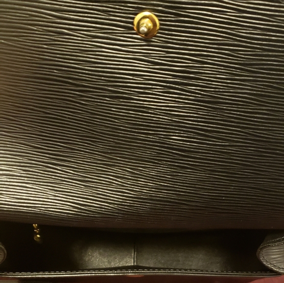 Authentic Louis Vuitton epi leather saddle bag black - Picture 5 of 14